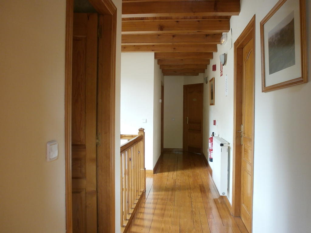 איסאבה Hostal Ezkaurre מראה חיצוני תמונה