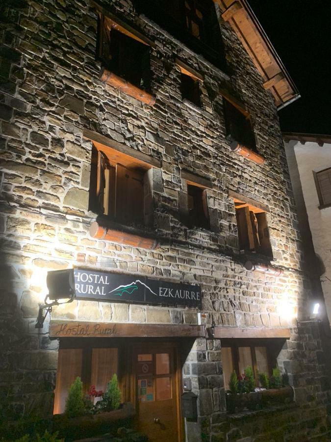 איסאבה Hostal Ezkaurre מראה חיצוני תמונה